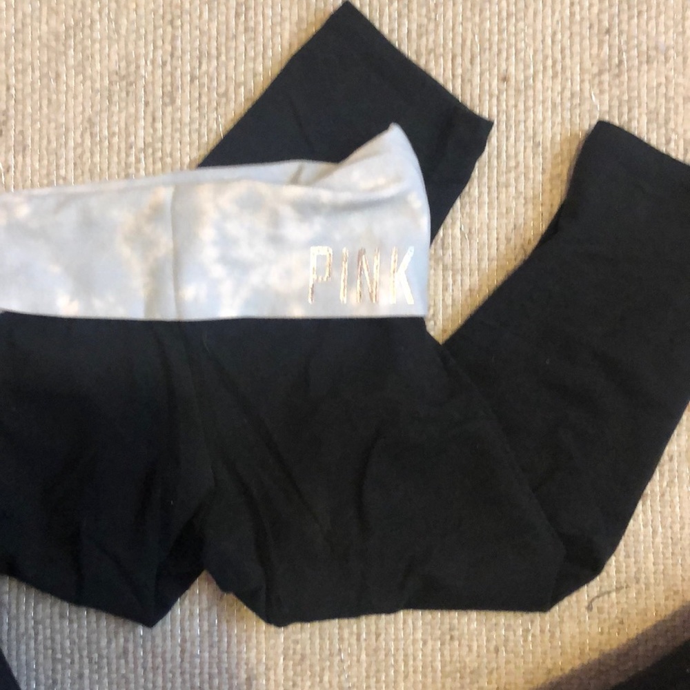 Victoria’s Secret pink cropped leggings